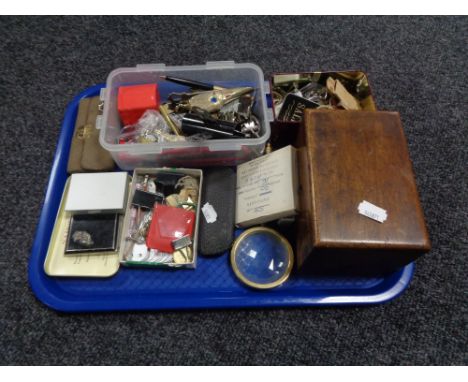 A tray of wooden trinket box, assorted keys, compacts, bottle openers, gent's spectacles, magnifying glass etc 