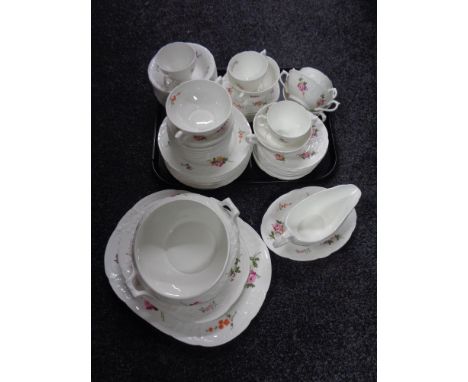 Seventy five pieces of Coalport Caughley Sprays tea and dinner china 