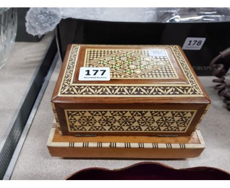 VINTAGE MOTHER OF PEARL INLAID CIGARETTE BOX 