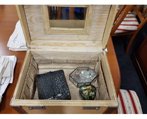 VINTAGE VANITY CASE AND 3 BOXES OF MIXED COSTUME JEWELLERY 