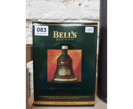 BELLS SCOTCH WHISKEY CHRISTMAS DECANTER 1993 STILL SEALED &amp; BOXED 