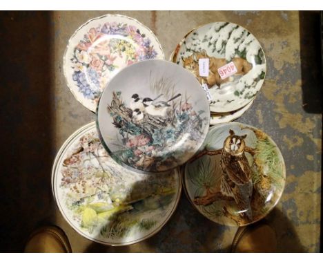 Mixed collectors/cabinet plates, including Danbury Mint, Coalport and Royal Worcester. Not available for in-house P&amp;P 