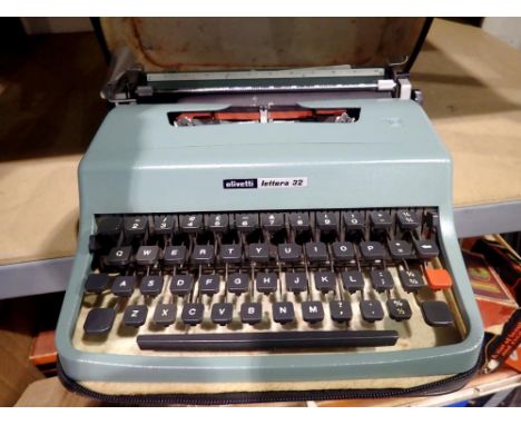 Ollivetti Lettera 32 typewriter. Not available for in-house P&amp;P 