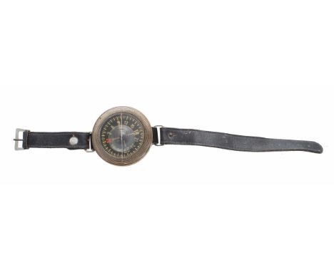 WWII Luftwaffe Armbandkompass / wrist compass, stamped AK 39, 6cm diameter FL 23235 