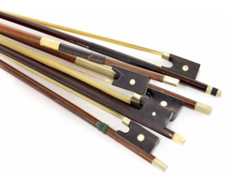 Five various bows and a bow stick (6)