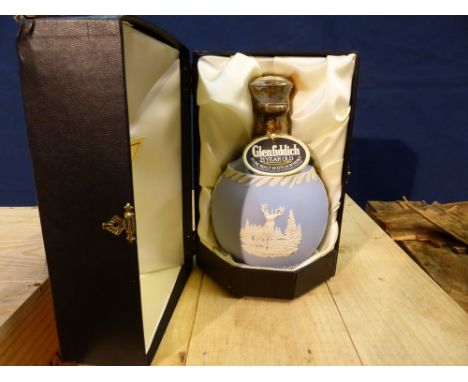 21 yr old Glenfiddich Malt Whisky 75cl Wedgwood Decanter in original box 1 bt