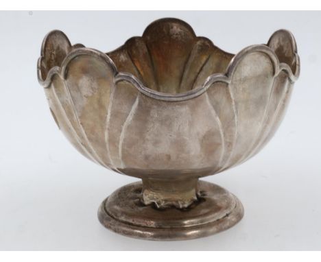 A hallmarked silver pedestal bowl, 723g, damaged. UK P&amp;P Group 2 (£20+VAT for the first lot and £4+VAT for subsequent lot