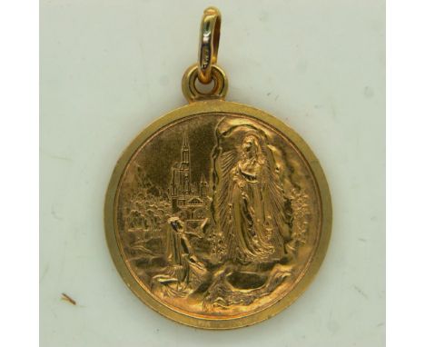 9ct gold Our Lady of Lourdes circular pendant, 2.9g. UK P&amp;P Group 0 (£6+VAT for the first lot and £1+VAT for subsequent l