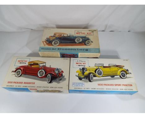 Hubley Models - 3 classic metal model kits by Hubley, 2 in 1:22 scale to include, 1930 Packard Sport Phaeton, 1930 Packard Ro