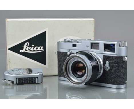 A Leitz Wetzlar Leica M2 Rangefinder Camera Body, serial no 1009279, 1960, shutter working, self timer working, rangefinder w