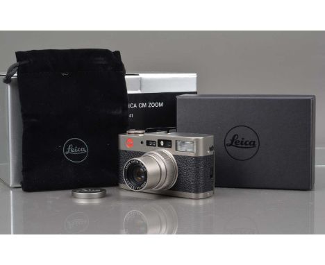 A Leica CM Zoom Compact Camera, 18 141, made in Germany, serial no 296903, shutter working, meter working, flash working, sel