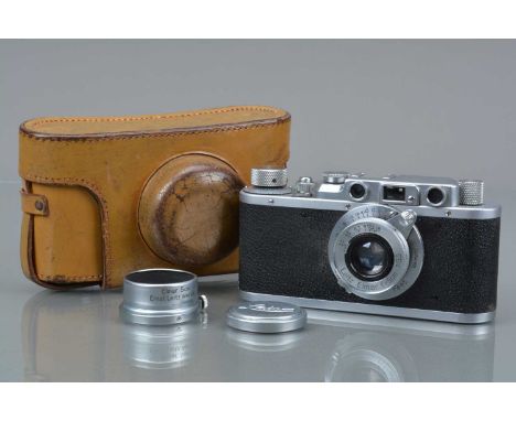 A Leitz Wetzlar Leica II Model D Rangefinder Camera, chrome, serial no 294695, shutter working, rangefinder working, body G, 