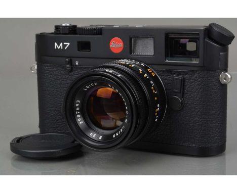 A Leica M7 Set 0.72 10 546 Rangefinder Camera, black, serial no 2945949, 2003, shutter working, meter working, body VG-E, wit