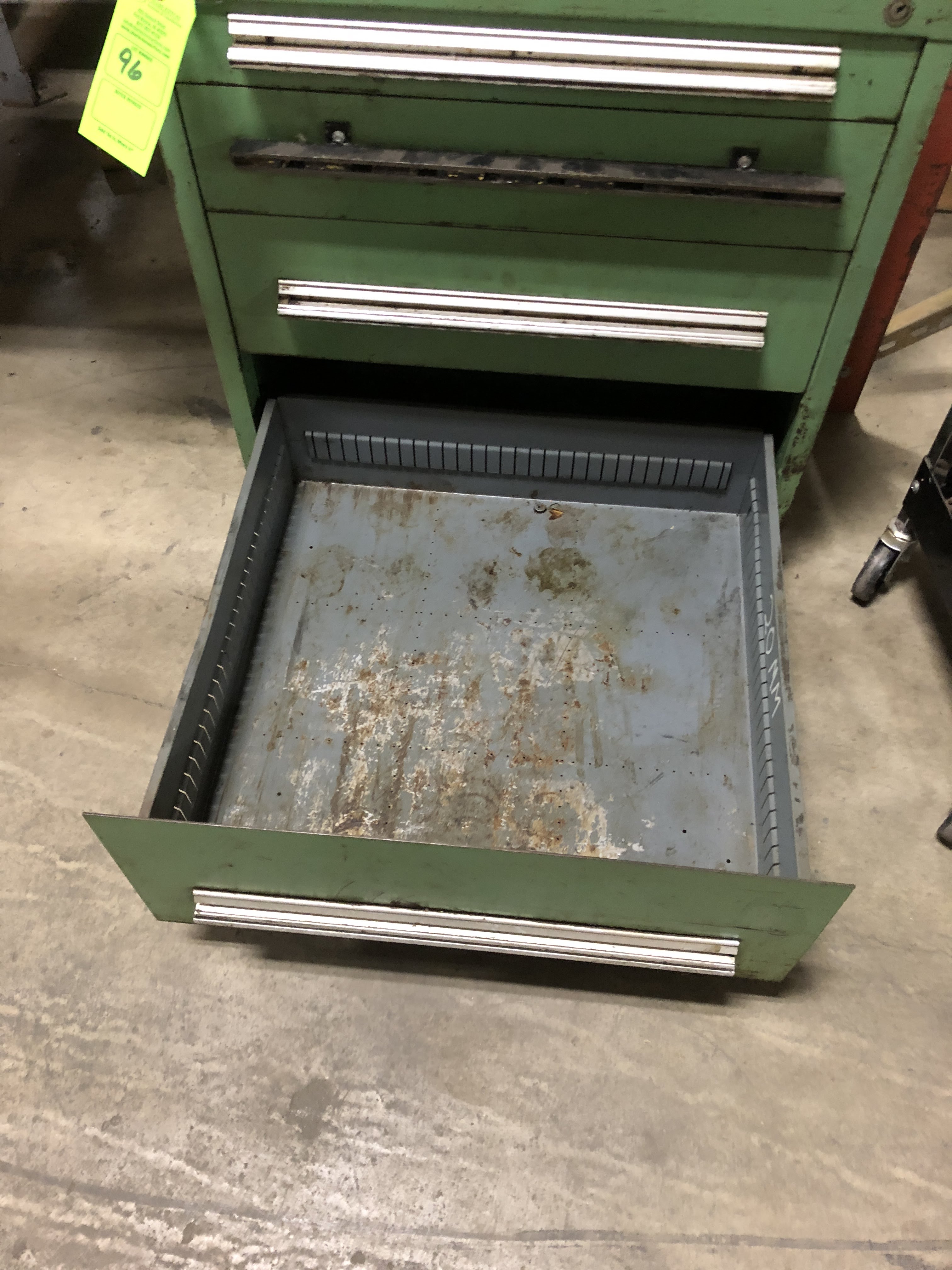 4DRAWER VIDMAR TOOL BOX W/ BUTCHER BLOCK TOP 30"X60"35 1/2" 2DRAWERS