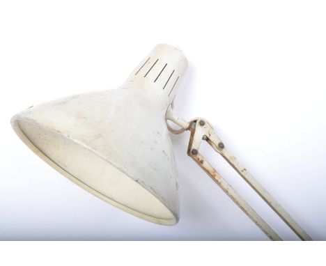 A retro vintage 20th Century industrial / mechanics white enamel clamp lamp / light. With a open shade, metal arms with large