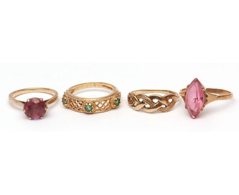 Mixed Lot: 9ct gold Celtic knot ring, a modern 9ct gold pierced panel dress ring set with 3 green stones, together with two 9