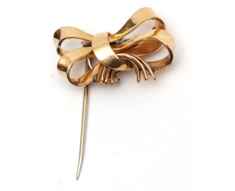 Mid-grade yellow metal "ribbon bow" stick pin  