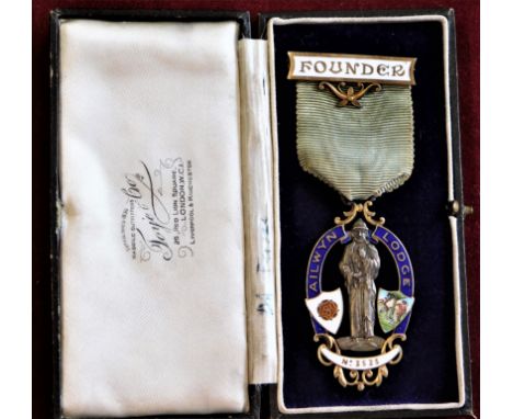 Masonic Founders Jewel for the Alwyn Lodge No. 3535 in silver, gilt and enamel, made by Bladon &amp; Co (Harry Bladon), dated