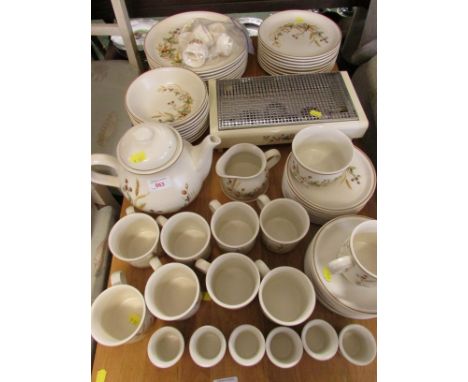 SELECTION OF HARVEST PATTERN CHINA TEA AND DINNER WARE, TOGETHER WITH A MATCHED TEA LIGHT HOT PLATE.