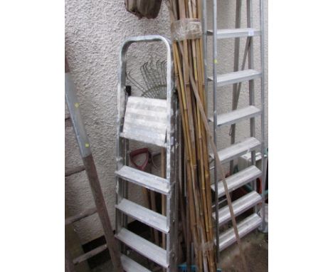 GARDEN HAND TOOLS, FOUR TREAD STEPLADDER, BAMBOO CANES ETC