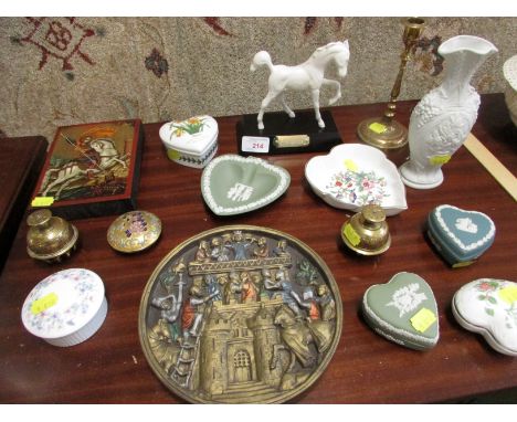 SELECTION OF DECORATIVE ITEMS INCLUDING WEDGWOOD JASPER WARE, PLASTER WALL PLAQUE, BRASS CANDLE STICK AND OTHER ITEMS