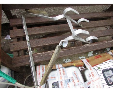 ALUMINIUM LADDER STAY