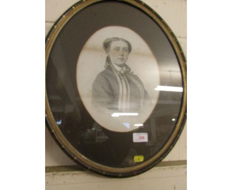 OVAL FRAMED AND GLAZED PORTRAIT ENGRAVING OF A WOMAN