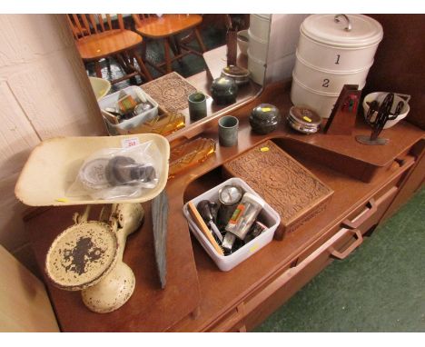 HOME AND DECORATIVE WARE INCLUDING WEIGHING SCALES AND OTHER ITEMS.