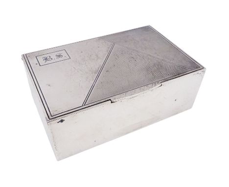 1930s silver mounted cigarette box, of rectangular form, with engine turned decoration and engraved cartouche to hinged lid, 