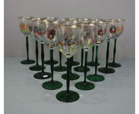 15 RÖMER / WEINGLÄSER / rummers, Glas, gemarkt mit R in heraldischer Kartusche, gearbeitet im Stile der Glasmanufaktur Theres