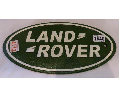 Cast iron Land Rover plaque, W: 18 cm. P&amp;P Group 1 (£14+VAT for the first lot and £1+VAT for subsequent lots) 