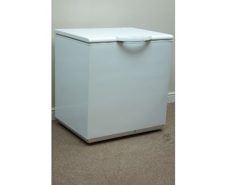 Zanussi ZFC321WB chest freezer, W81cm, H86cm, D67cm (This item is PAT tested - 5 day warranty from date of sale)   Condition 