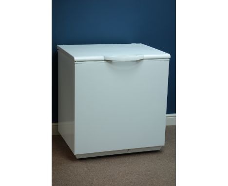 Zanussi ZFC321WB chest freezer, W81cm, H86cm, D67cm (This item is PAT tested - 5 day warranty from date of sale)   Condition 