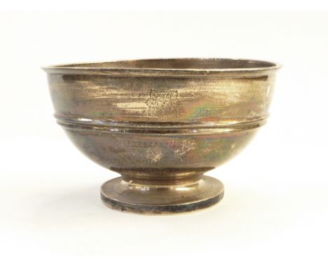 Silver circular bowl by Walker & Hall, Sheffield 1911 of plain form with moulded girdle and pedestal foot, with presentation 