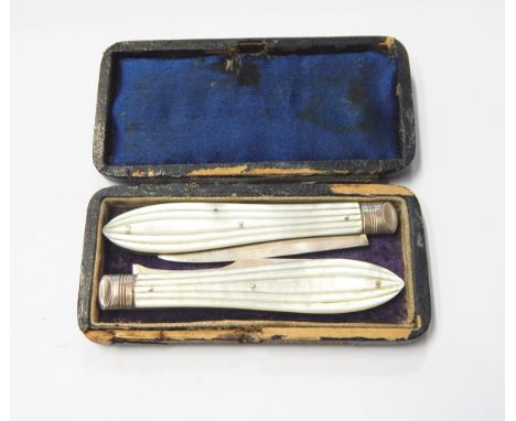 Victorian silver folding fruit knife and fork set with fluted mother-of-pearl handles, by Thomas Marples, Sheffield 1870, in 