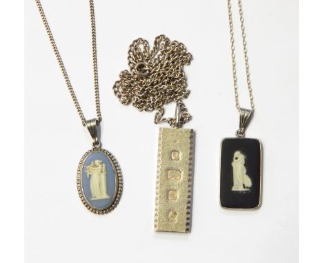 Silver ingot pendant necklace and two Wedgwood jasper pendants, all with fine neck chains 