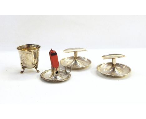 Silver sealing wax holder, Chester 1902, small silver vase and pair of silver cigar holders (4) 