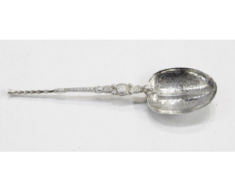 Silver reproduction seal top spoon, with engraved rattail bowl, Birmingham 1910, set of six silver coffee spoons reed and rib