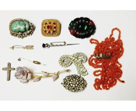 Twig coral sautoir necklace, silver and marcasite gondola brooch, turquoise brooch and various other items  