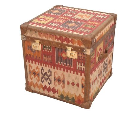 Am White Star Trunk Rb Kilim & W/Dusty Cigar Trm