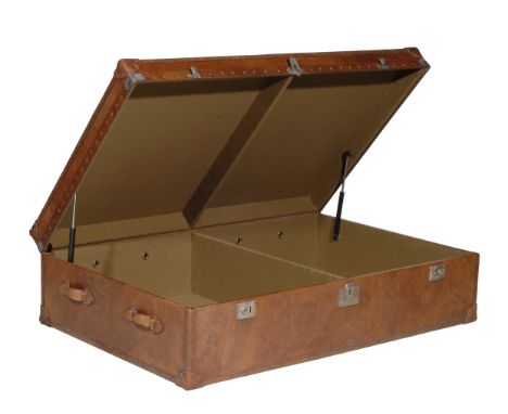 Watson Trunk Medium Stars & Stripes 89.5x60x30cm RRP  £ 1110