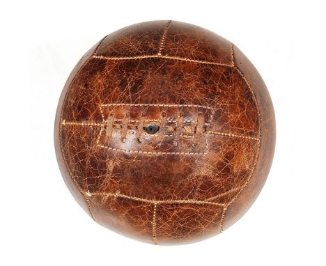 { Option of lots:  6104, 6104A, 6104B } } Football Vintage Cigar (X1)