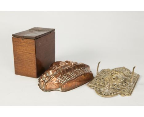 TINNED COPPER BASKET OF FRUIT PATTERN JELLY MOULD, 9" x 6 1/2" (22.8cm x 16.5cm), TOGETHER WITH A PIERCED BRASS CLOTHES BRUSH