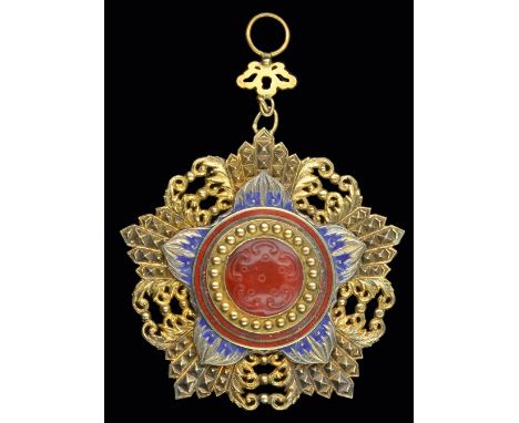 China, Republic, Nanking Government, Order of the Brilliant Jade, Second Class set of insignia, comprising sash badge, width 