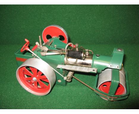 Wilesco Old Smoky steam roller live steam model in red and green livery with working steering and burner (missing chimney) - 