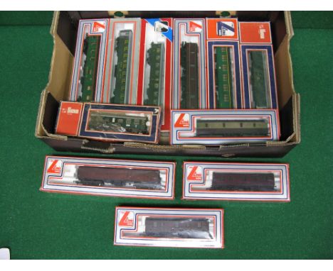 Lima, eleven British and Continental outline OO and HO coaches, all boxed