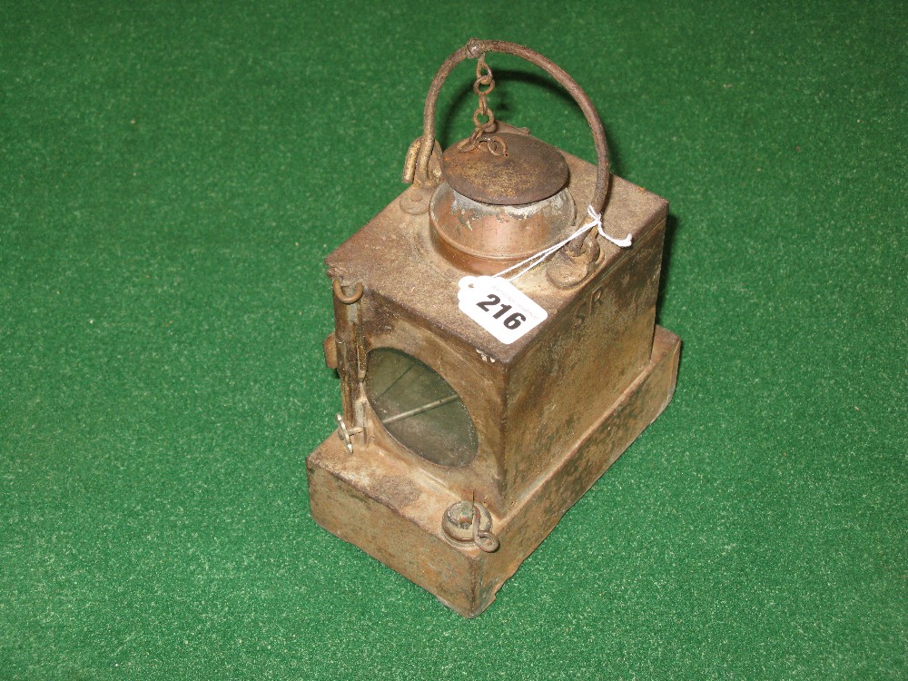 Southern Railway signal oil lamp with burner 7" x 4" reservoir base