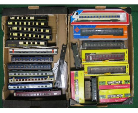 Lima, Roco, Trix Express, Fleischmann, Schicht etc, two boxes of OO/HO gauge coaches, eight boxed and ten unboxed together wi