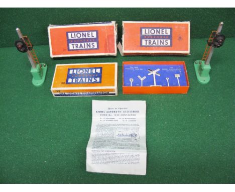 Lionel Electric Trains, USA, two No. 153 Automatic Block Signal and Control coloured light signals with instructions and boxe