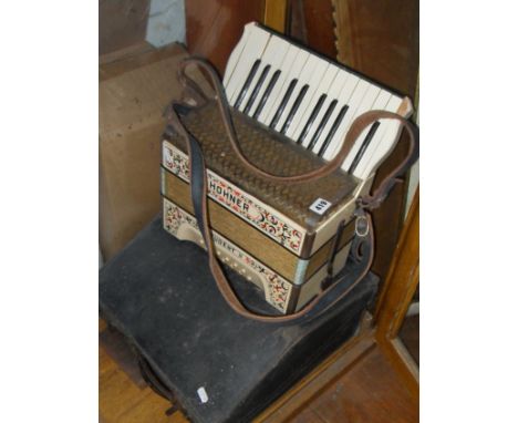 Hohner Student II accordion (A/F) with case